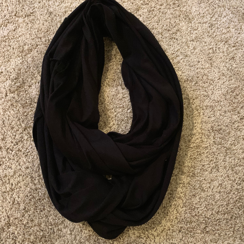 Steve Madden scarf